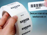 In tem nhãn decal nhựa PVC hay decal giấy: Loại nào chịu được nhiệt tốt hơn?
